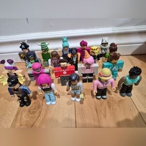 20 Roblox Characters